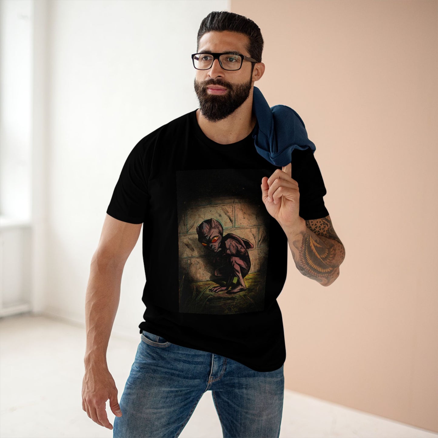 Varginha Graphic Tee