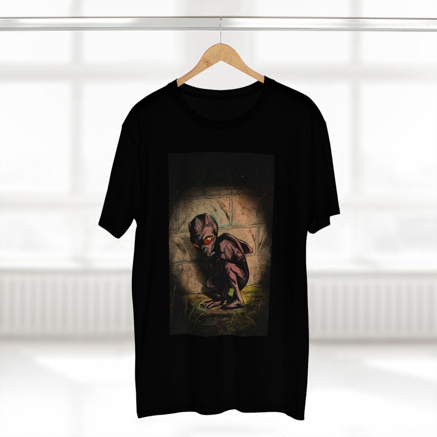 Varginha Graphic Tee
